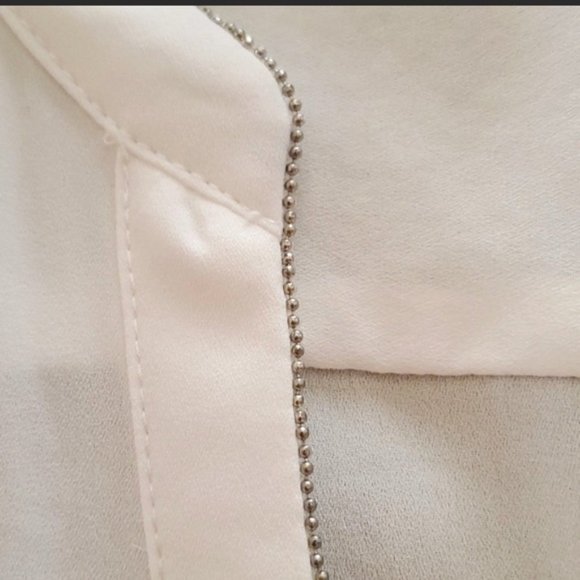 074 H&M Womens Blouse Shirt Size 4 off white Color long sleeve 2 pocket - Picture 8 of 10